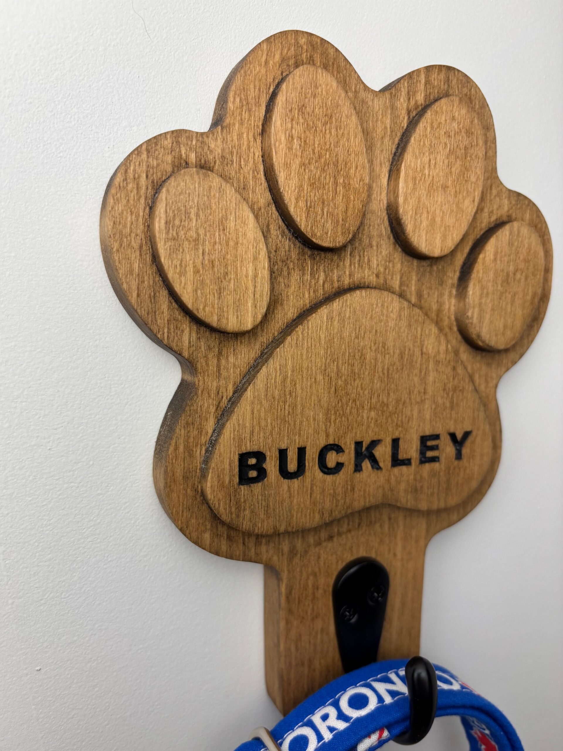 Paw Print Dog Leash Holder – Solid Wood Wall Rack - Image 3